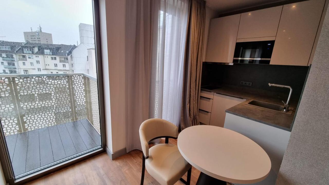 Fourty Three Luxury Serviced Apartments Dusseldorf Exterior photo A typical apartment