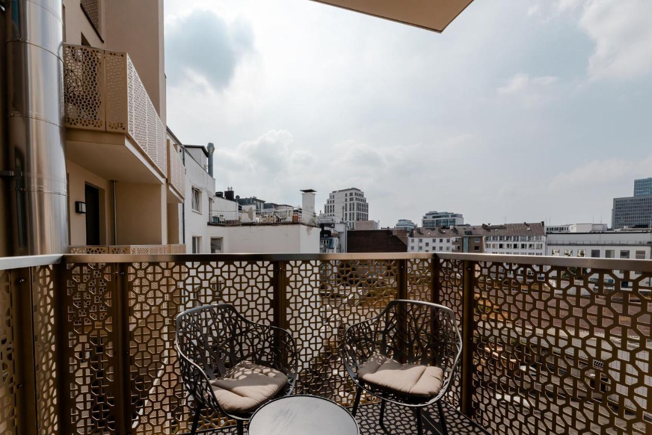 Fourty Three Luxury Serviced Apartments Dusseldorf Exterior photo A balcony in Vienna
