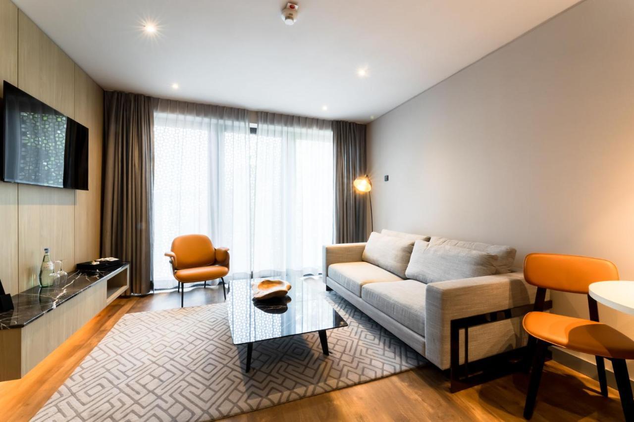 Fourty Three Luxury Serviced Apartments Dusseldorf Exterior photo Living room