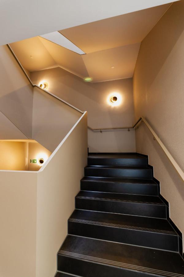 Fourty Three Luxury Serviced Apartments Dusseldorf Exterior photo Stairway to the gallery