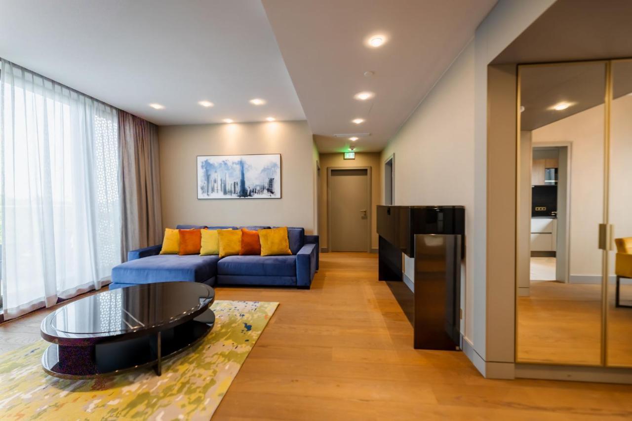 Fourty Three Luxury Serviced Apartments Dusseldorf Exterior photo A suite at the hotel