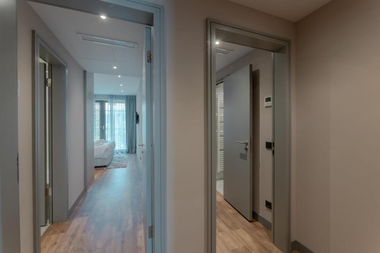 Fourty Three Luxury Serviced Apartments Dusseldorf Exterior photo A typical bedroom at the new hospital