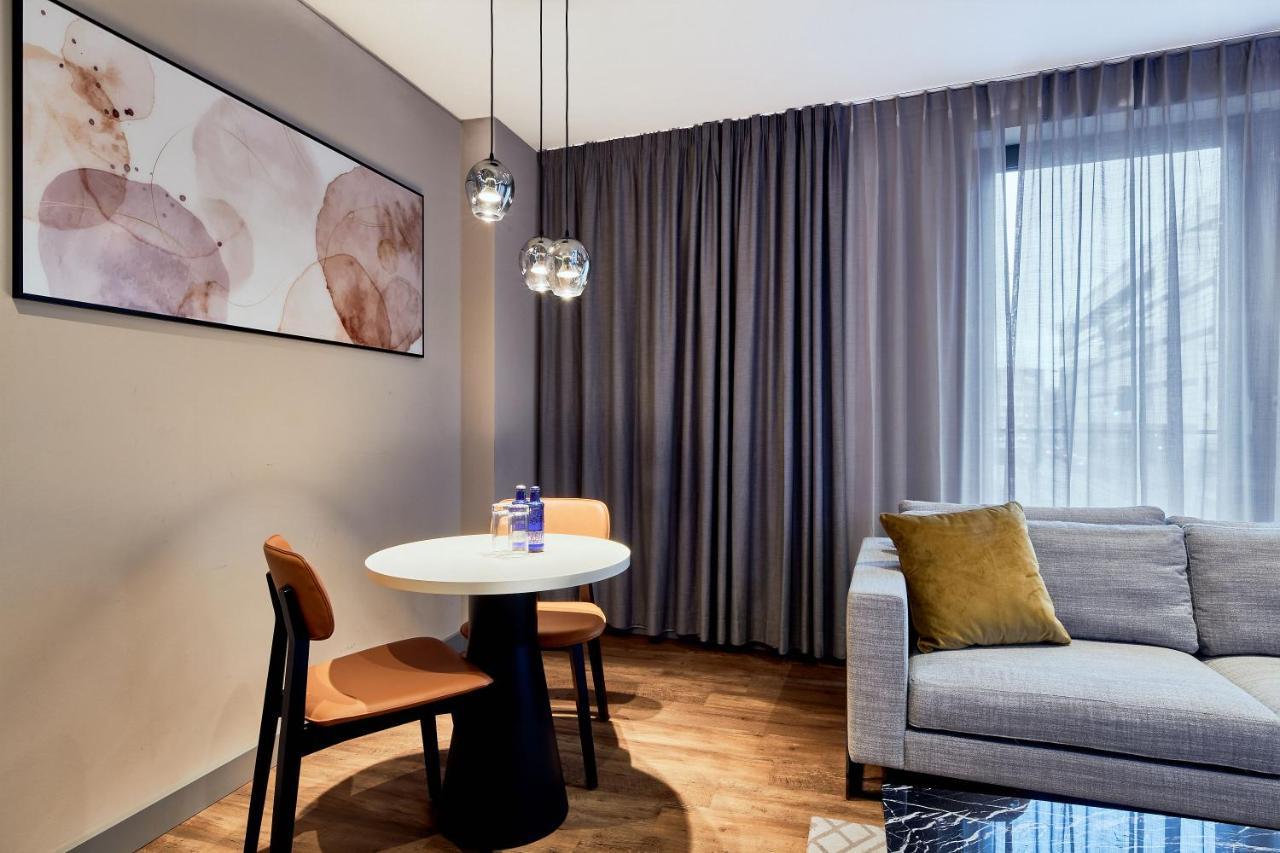 Fourty Three Luxury Serviced Apartments Dusseldorf Exterior photo A suite at the hotel
