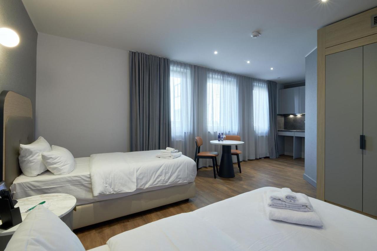 Fourty Three Luxury Serviced Apartments Dusseldorf Exterior photo A typical studio apartment